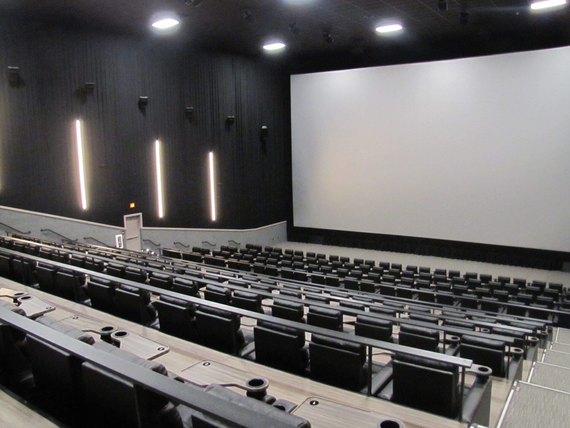 O'Neil Cinema at the Point, Littleton, MA